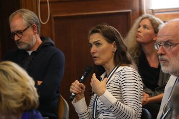 Dia Anagnostou asking a question during the future of Europe debate